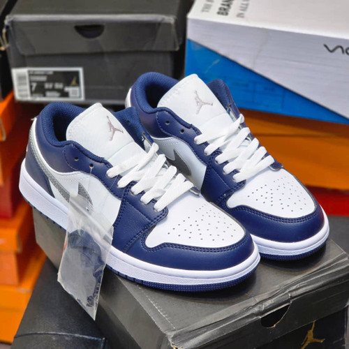 کتونی نایک ایر جردن وان Nike Air Jordan 1ساخت ویتنام وارداتی سایز ۳۷ الی ۴۰فروش تکی و عمده ضمانت کیفیت کالا