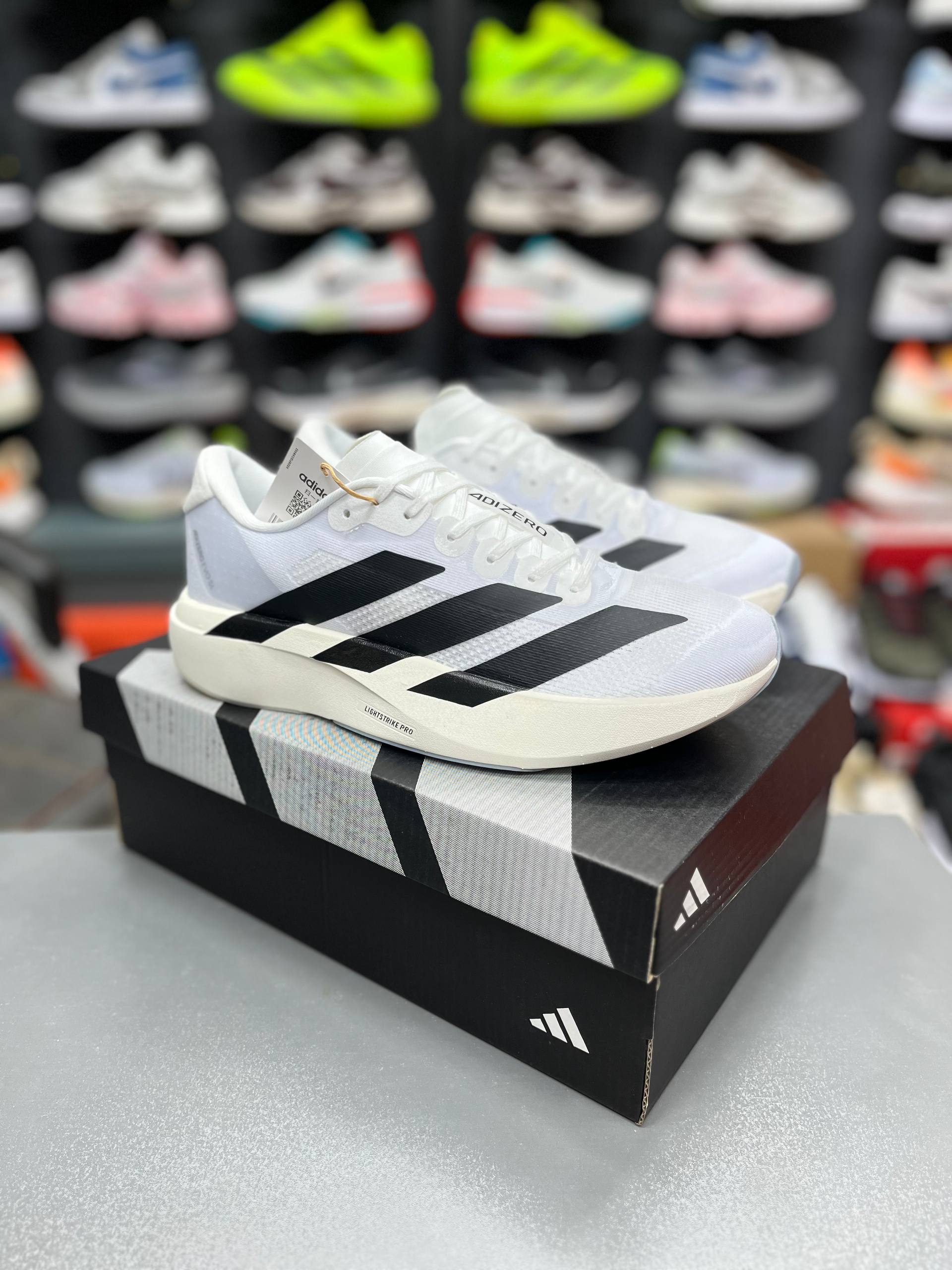 آدیداس آدیزیرو Adidas Adizero EVO SLساخت ویتنام وارداتی سایز 40 الی ۴۵ضمانت کالا فروش تکی و عمده بالاترین کیفیت مسترکوالیتی درجه ۱