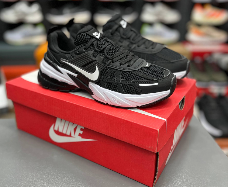 کتونی نایک وی تو کی Nike V2k Runساخت ویتنام وارداتی سایز 37الی۴۵ فروش تکی و عمده ضمانت اصالت کالا بالاترین کیفیت درجه ۱