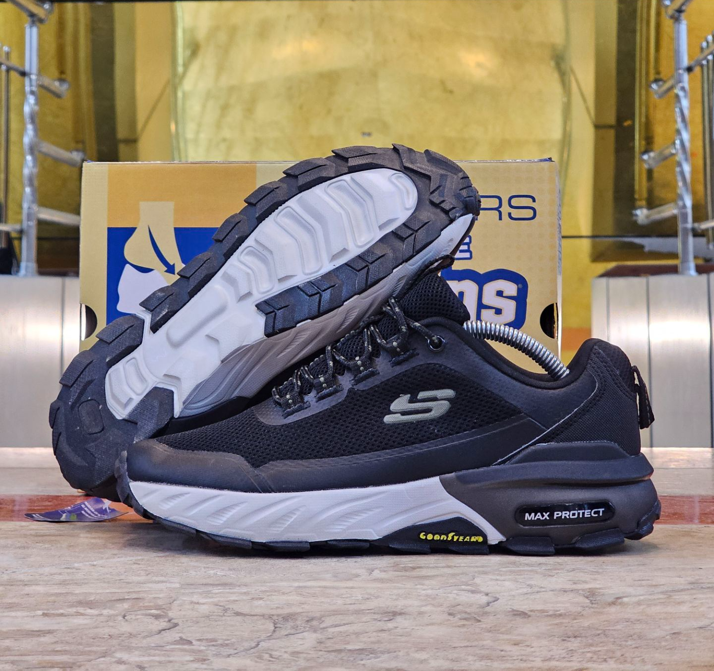 کتونی اسکی چرز مکس پروتکتSkechers Max Protectساخت ویتنام وارداتی سایز ۴۰ الی ۴۵بالاترین کیفیت مسترکوالیتی Aضمانت اصالت کالافروش تکی و عمده