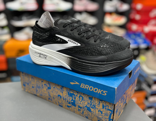 کتونی بروکس هایپریون الیت ۴ زیره نرم و سبک و راحت رویه تنفس پذیر Brooks Hyperion Elite 4ساخت ویتنام وارداتی سایز ۳۹الی۴۵ فروش تکی و عمده ضمانت کیفیت کالا مسترکوالیتی درجه ۱