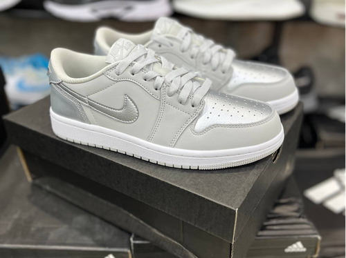 کتونی نایک جردن وان سیلور مسترکوالیتی Nike Air Jordan 1ساخت ویتنام وارداتی سایز ۳۷ الی ۴۰فروش تکی و عمده ضمانت کیفیت کالا