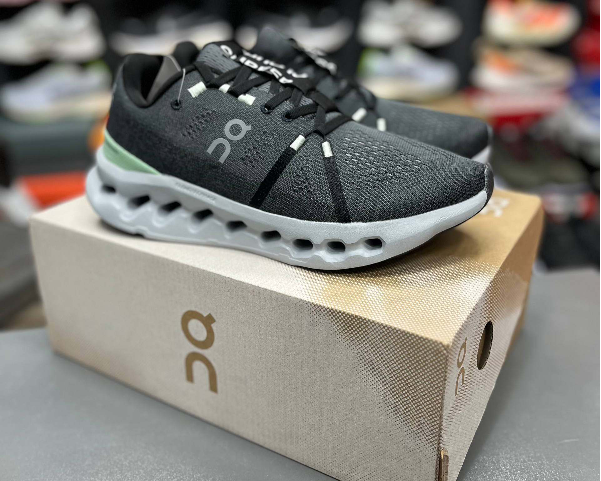 کفش کیوسی آن رانینگ کلوداکلیپس ON Running CloudEclipseساخت ویتنام وارداتی سایز40الی ۴۵فروش تکی و عمده ضمانت اصالت کالا