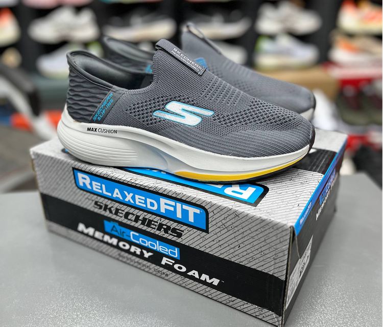 کتونی اسکیچرز بدون بند مکس کوشن مسترکوالیتی Skechers Max Cushioningساخت ویتنام وارداتی سایز 40 الی 4۵ ضمانت کیفیت کالا فروش تکی و عمده