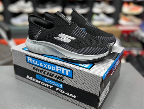کتونی اسکیچرز بدون بند مکس کوشن مسترکوالیتی Skechers Max Cushioningساخت ویتنام وارداتی سایز 40 الی 4۵ ضمانت کیفیت کالا فروش تکی و عمده