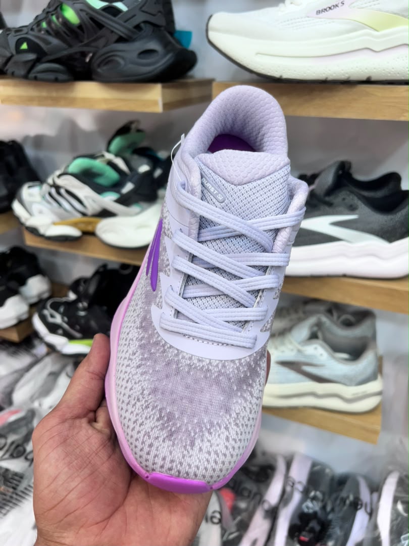 کتونی اسکیچرزهایپربرست مسترکوالیتی skechers Hyper Burst ساخت ویتنام وارداتی سایز۳۶الی۴۰فروش تکی و عمده ضمانت کیفیت کالا