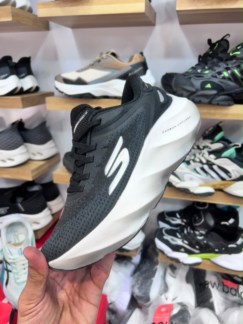 کفش اسکیچرزهایپربرست مسترکوالیتی skechers Hyper Burst ساخت ویتنام وارداتی سایز۳۶الی۴۰فروش تکی و عمده ضمانت کیفیت کالا