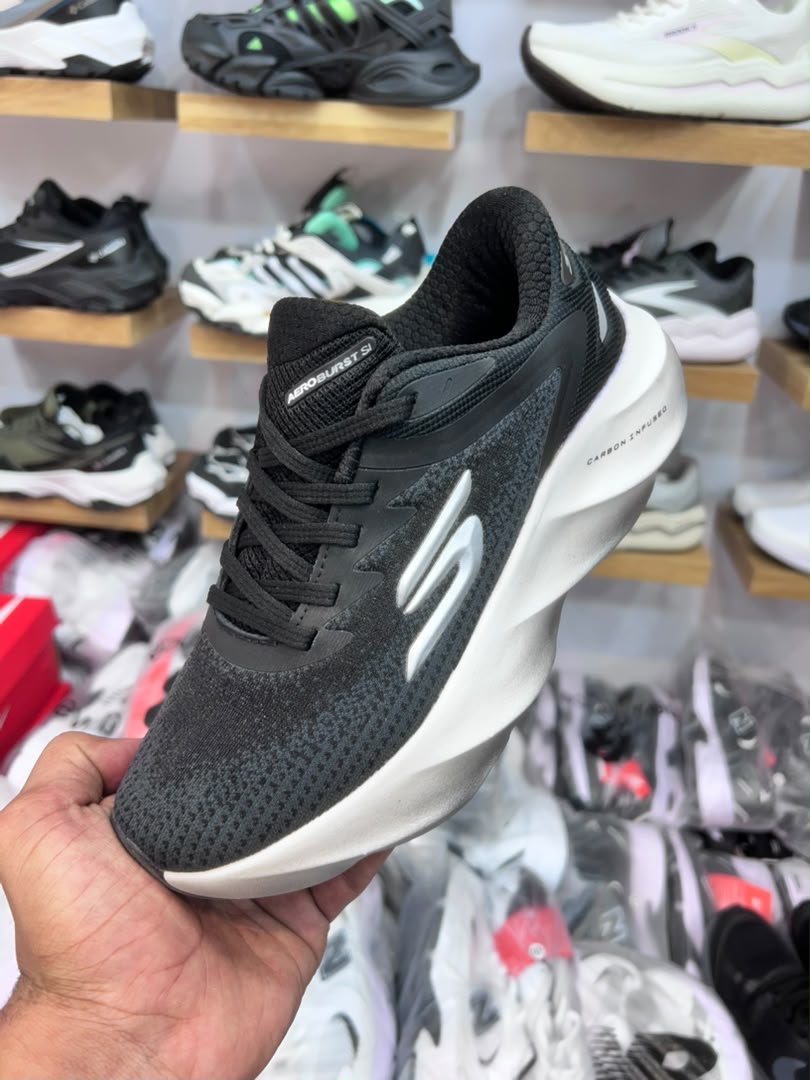 کفش اسکیچرزهایپربرست مسترکوالیتی skechers Hyper Burst ساخت ویتنام وارداتی سایز۳۶الی۴۰فروش تکی و عمده ضمانت کیفیت کالا