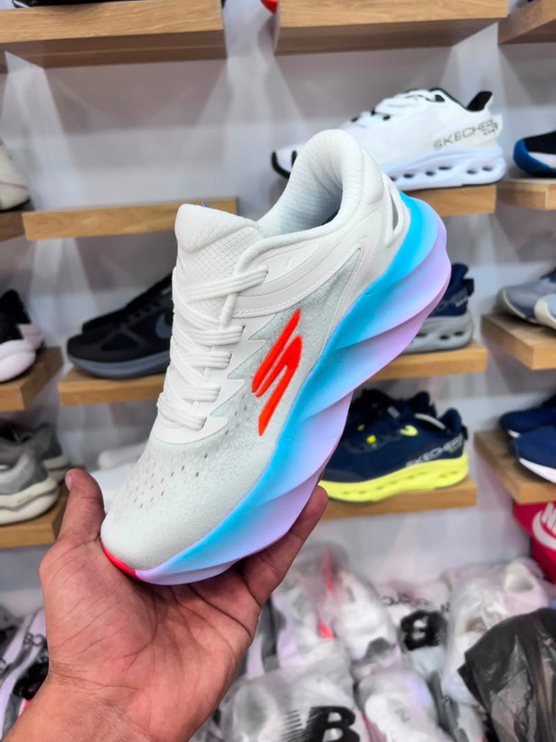 کتونی اسکیچرزهایپربرست مسترکوالیتی skechers Hyper Burst ساخت ویتنام وارداتی سایز۳۶ الی ۴۰فروش تکی و عمده ضمانت کیفیت کالا
