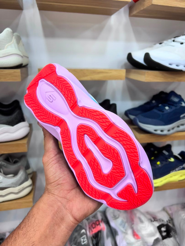 کتونی اسکیچرزهایپربرست مسترکوالیتی skechers Hyper Burst ساخت ویتنام وارداتی سایز۳۶ الی ۴۰فروش تکی و عمده ضمانت کیفیت کالا