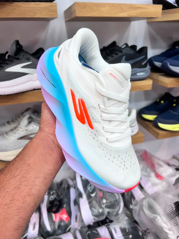 کتونی اسکیچرزهایپربرست مسترکوالیتی skechers Hyper Burst ساخت ویتنام وارداتی سایز۳۶ الی ۴۰فروش تکی و عمده ضمانت کیفیت کالا