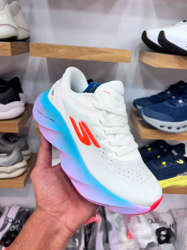 کتونی اسکیچرزهایپربرست مسترکوالیتی skechers Hyper Burst ساخت ویتنام وارداتی سایز۳۶ الی ۴۰فروش تکی و عمده ضمانت کیفیت کالا