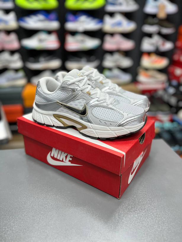 کتونی نایک وی فایو کی مسترکوالیتی Nike v5k run ساخت ویتنام وارداتی سایز۳۷الی۴۰ضمانت کیفیت کالا فروش تکی و عمده
