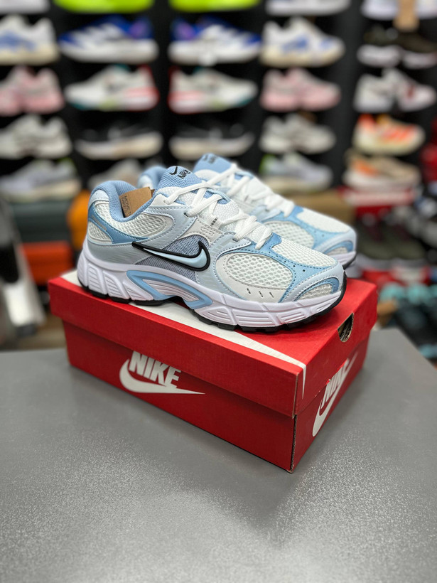 کتونی نایک وی فایو کی مسترکوالیتی Nike v5k run ساخت ویتنام وارداتی سایز۳۷الی۴۰ضمانت کیفیت کالا فروش تکی و عمده