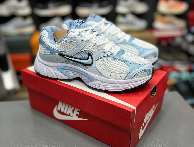 کتونی نایک وی فایو کی مسترکوالیتی Nike v5k run ساخت ویتنام وارداتی سایز۳۷الی۴۰ضمانت کیفیت کالا فروش تکی و عمده