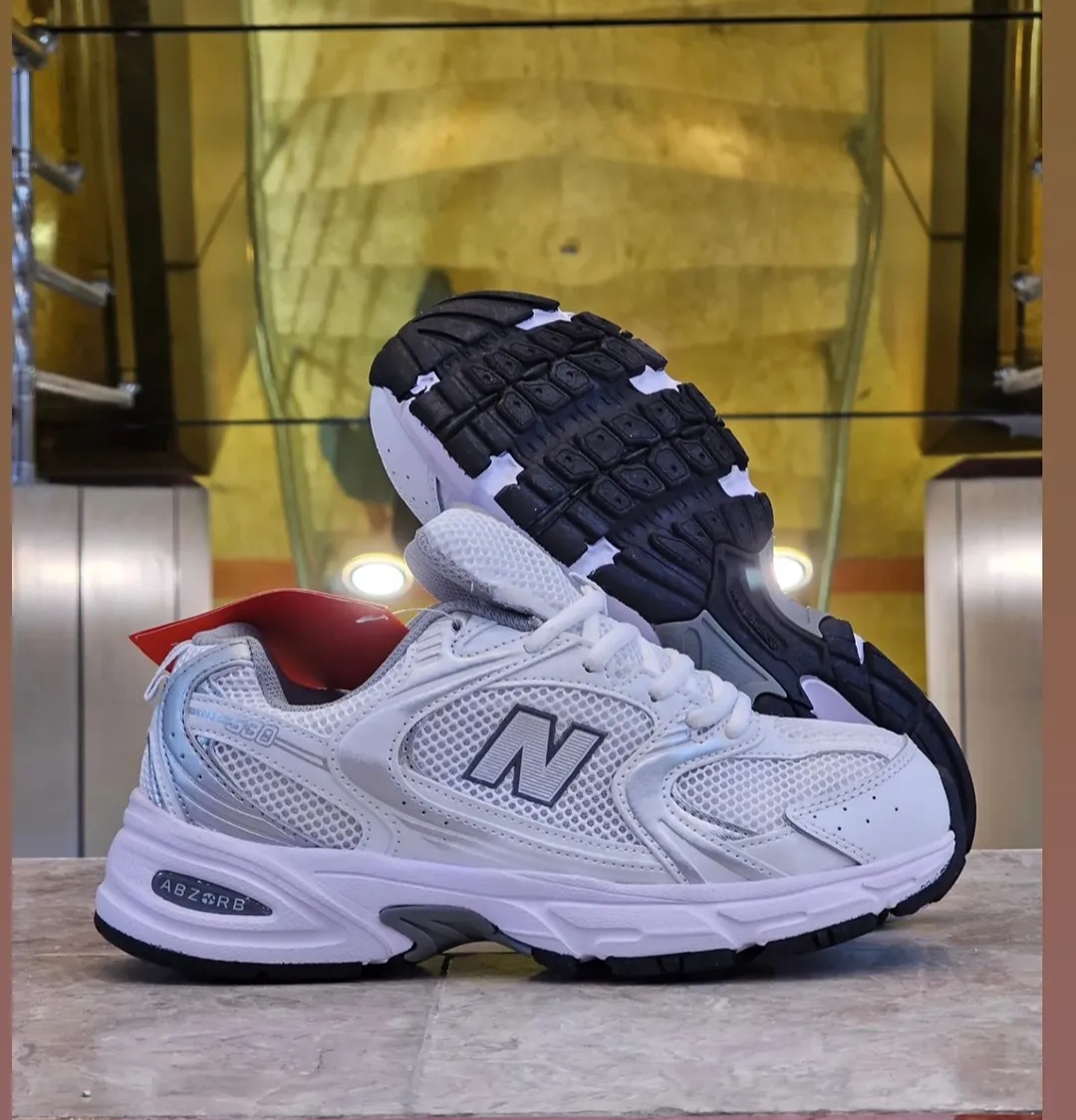 کتونی نیوبالانس ۵۳۰مسترکوالیتی Newbalance 530ساخت ویتنام وارداتی سایز۳۷ الی ۴۵فروش تکی و عمده ضمانت اصالت کالا بالاترین کیفیت درجه ۱