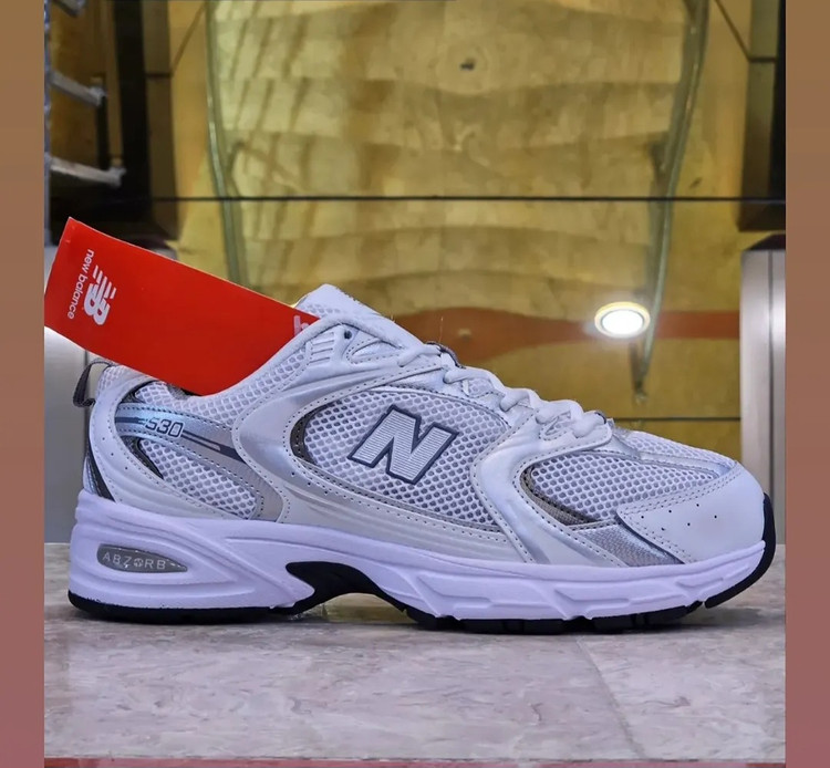 کتونی نیوبالانس ۵۳۰مسترکوالیتی Newbalance 530ساخت ویتنام وارداتی سایز۳۷ الی ۴۵فروش تکی و عمده ضمانت اصالت کالا بالاترین کیفیت درجه ۱