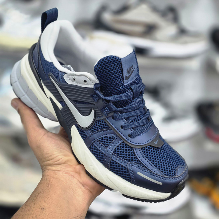 کتونی نایک وی تو کی مسترکوالیتیNike V2k Runساخت ویتنام وارداتی سایز 37 الی ۴۵ فروش تکی و عمده ضمانت اصالت کالا بالاترین کیفیت درجه ۱