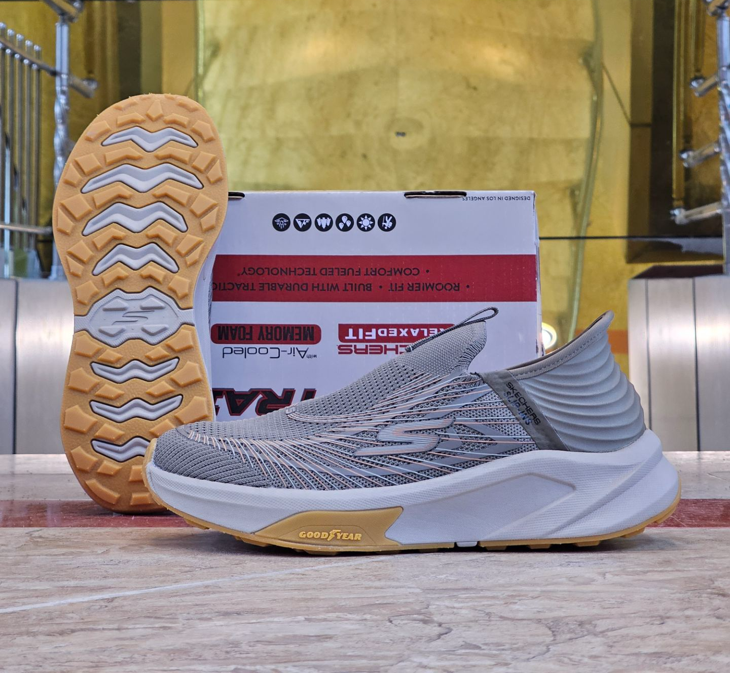 کتونی اسکیچرز بدون بند اسلیپ مسترکوالیتیSkechers Slip-insوارداتی ساخت ویتنام طبی و بدون بند سایز۴۰ الی ۴۵ فروش تکی و عمده ضمانت کیفیت کالا