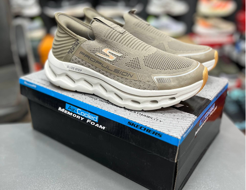 کتونی اسکیچرز پروپلاسیون مسترکوالیتیSkechers Propulsion ساخت ویتنام وارداتی سایز۴۰ الی ۴۵فروش تکی و عمده ضمانت کیفیت کالا