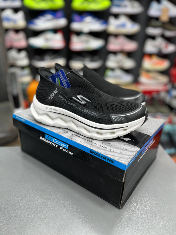 کتونی اسکیچرز پروپلاسیون مسترکوالیتیSkechers Propulsion ساخت ویتنام وارداتی سایز۴۰ الی ۴۵فروش تکی و عمده ضمانت کیفیت کالا