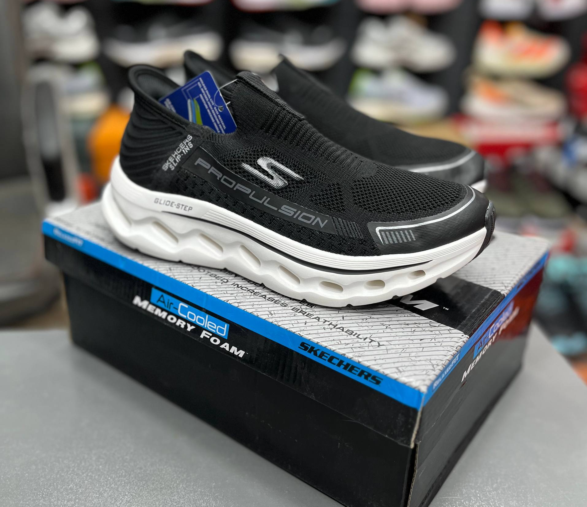 کتونی اسکیچرز پروپلاسیون مسترکوالیتیSkechers Propulsion ساخت ویتنام وارداتی سایز۴۰ الی ۴۵فروش تکی و عمده ضمانت کیفیت کالا