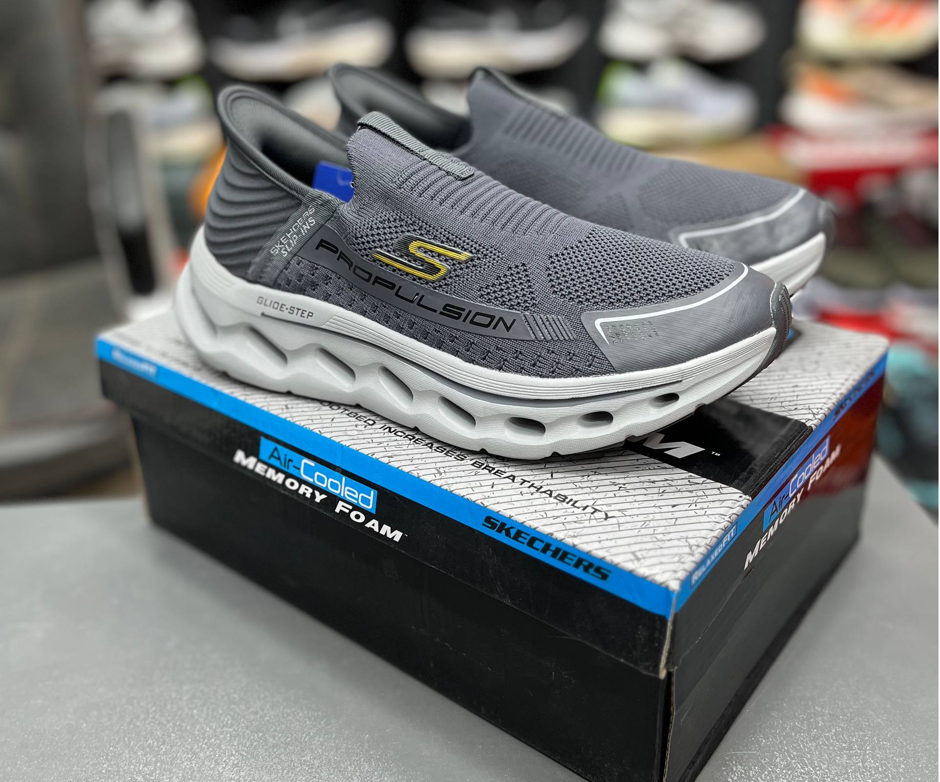 کتونی اسکیچرز پروپلاسیون مسترکوالیتیSkechers Propulsion ساخت ویتنام وارداتی سایز۴۰ الی ۴۵فروش تکی و عمده ضمانت کیفیت کالا