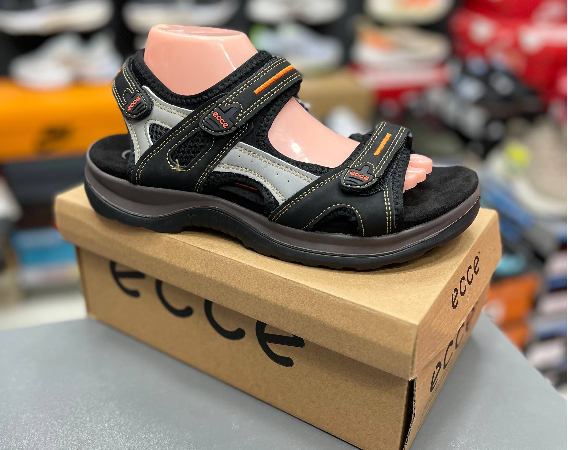 صندل اسکیچرز اکو Skechers Eccoساخت ویتنام وارداتی زیره طبی نرم سایز ۳۷الی ۴۴ست زیبا زنانه و مردانه فروش تکی و عمده ضمانت کیفیت کالا