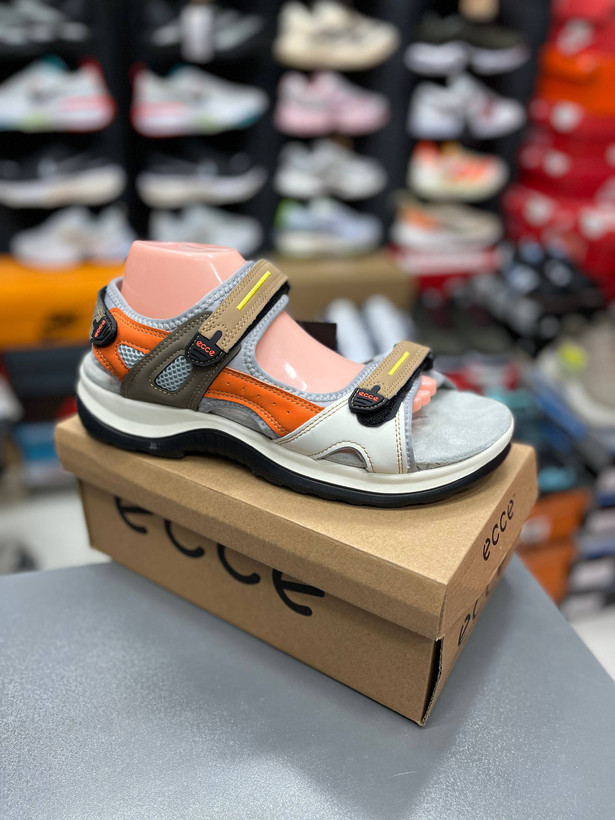 صندل اکو مسترکوالیتی Ecco Sandals ساخت ویتنام وارداتی زیره طبی نرم سایز ۳۷الی ۴۴ست زیبا زنانه و مردانه فروش تکی و عمده ضمانت کیفیت کالا