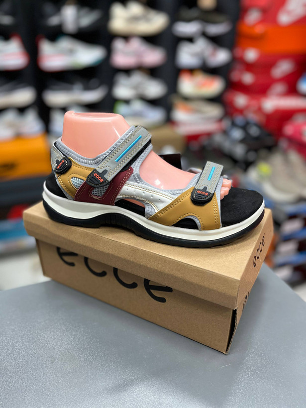 صندل اکو مسترکوالیتی Ecco Sandals ساخت ویتنام وارداتی زیره طبی نرم سایز ۳۷الی ۴۴ست زیبا زنانه و مردانه فروش تکی و عمده ضمانت کیفیت کالا