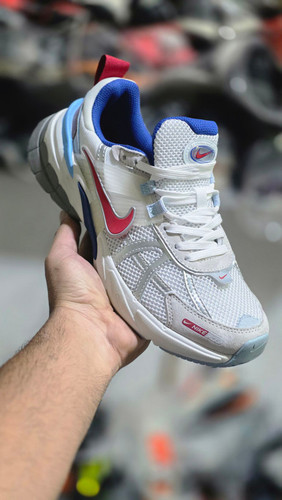 کتونی نایک وی تو کی مسترکوالیتیNike V2k Runساخت ویتنام وارداتی سایز 42 فروش تکی و عمده ضمانت اصالت کالا بالاترین کیفیت درجه ۱