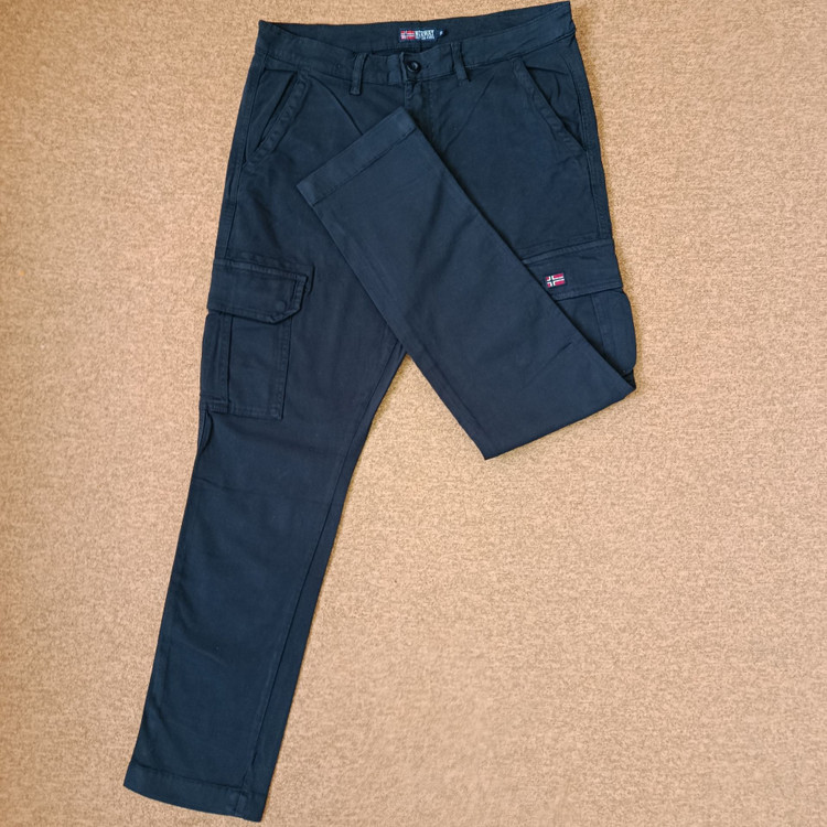 شلوار اورجینال کتان شش جیب برند نورویNORWAY استایل کارگو مدرن، راحت و بادوام سایز 40/42/44/۴۶/۴۸/۵۰/۵۲/۵۴ قد 105 تا 110فروش تکی و عمده ضمانت و کیفیت اورجینال