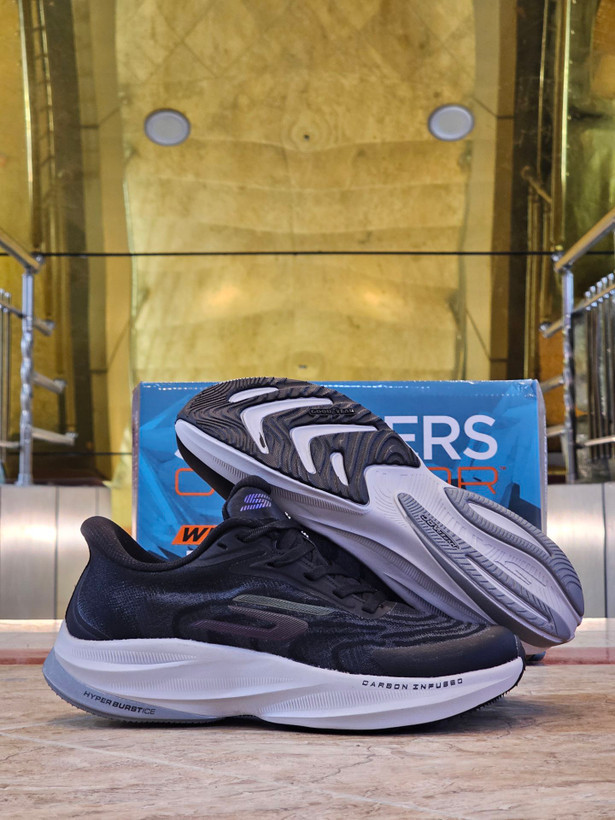 کتونی اسکیچرزهایپربرست کربن Skechers Hyper Burst Carbon رانینگ و پیاده رویی ساخت ویتنام وارداتی سایز ۴۰الی ۴۵فروش تکی و عمده ضمانت کیفیت کالا