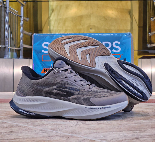 کتونی اسکیچرزهایپربرست کربن رانینگ و پیاده روییSkechers Hyper Burst Carbonساخت ویتنام وارداتی سایز ۴۰الی ۴۵فروش تکی و عمده ضمانت کیفیت کالا