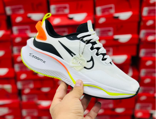 کتونی نایک لبخندی زوم ایکس Nike Zoom X ساخت ویتنام وارداتی سایز۴۰ الی ۴۵فروش تکی و عمده ضمانت کیفیت کالا