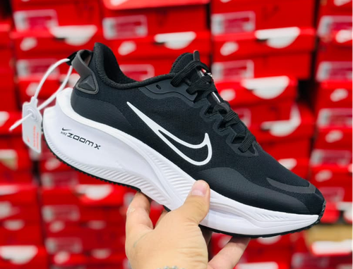 کتونی نایک لبخندی زوم ایکس Nike Zoom X ساخت ویتنام وارداتی سایز۴۰ الی ۴۵فروش تکی و عمده ضمانت کیفیت کالا