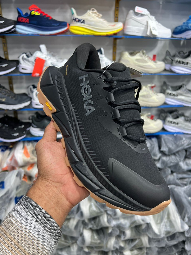 کتونی هوکا وان وان اسکای لاین گورتکس مسترکوالیتی Hoka Skyline زیره ویبرام ضدسایش ولژ چندسانتی 40 تا 45 باجعبه فروش عمده وتک