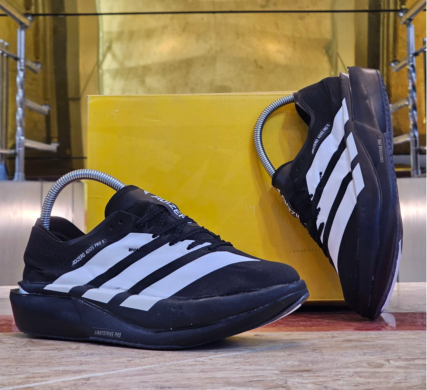 کتونی آدیداس آدی زیرو پرو ۵مسترکوالیتیAdidas adizero pro 5ساخت ویتنام وارداتی سایز۴۰ الی ۴۵ ضمانت کیفیت کالا فروش تکی و عمده