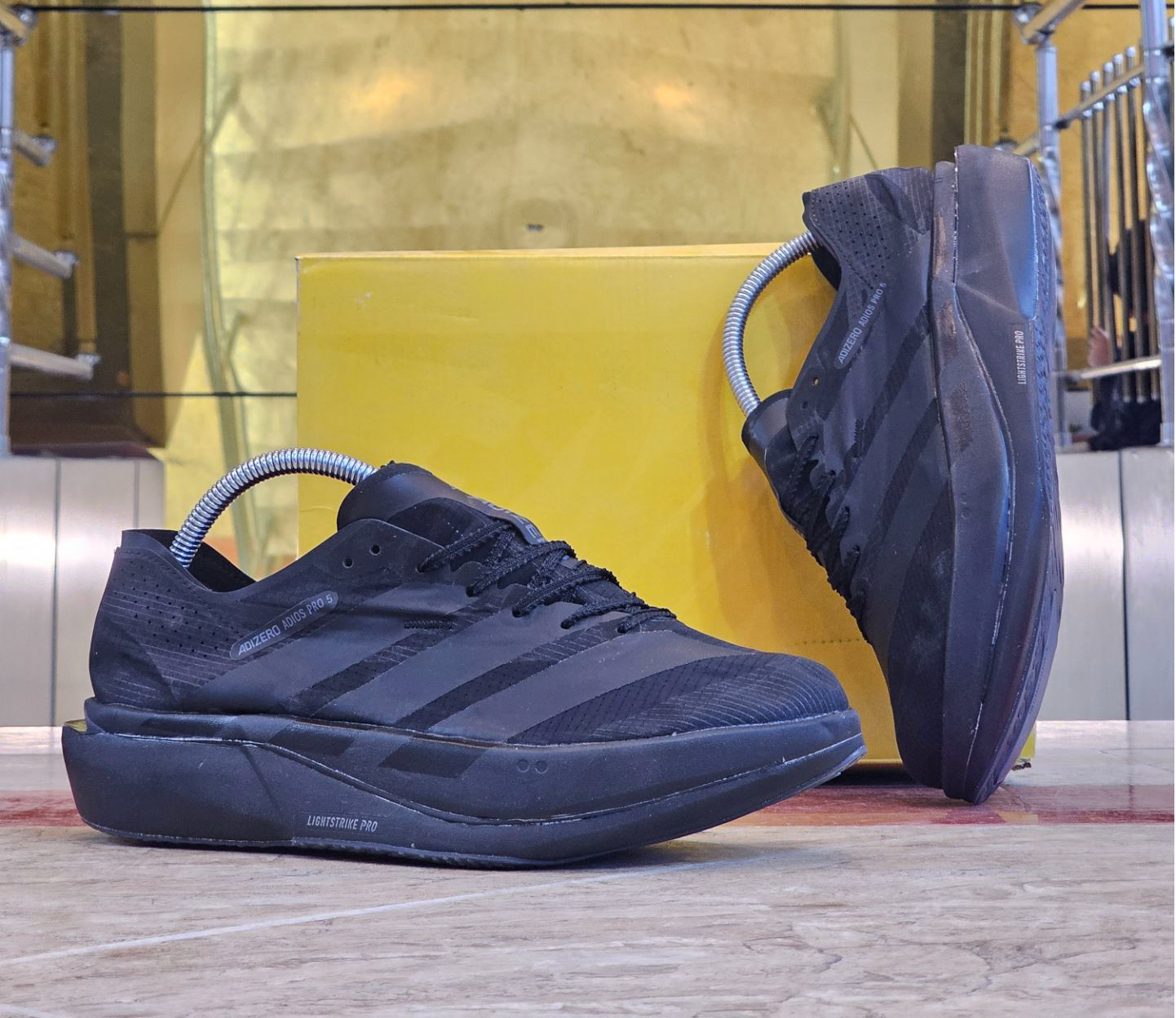 کتونی آدیداس آدی زیرو پرو ۵مسترکوالیتیAdidas adizero pro 5ساخت ویتنام وارداتی سایز۴۰ الی ۴۵ ضمانت کیفیت کالا فروش تکی و عمده