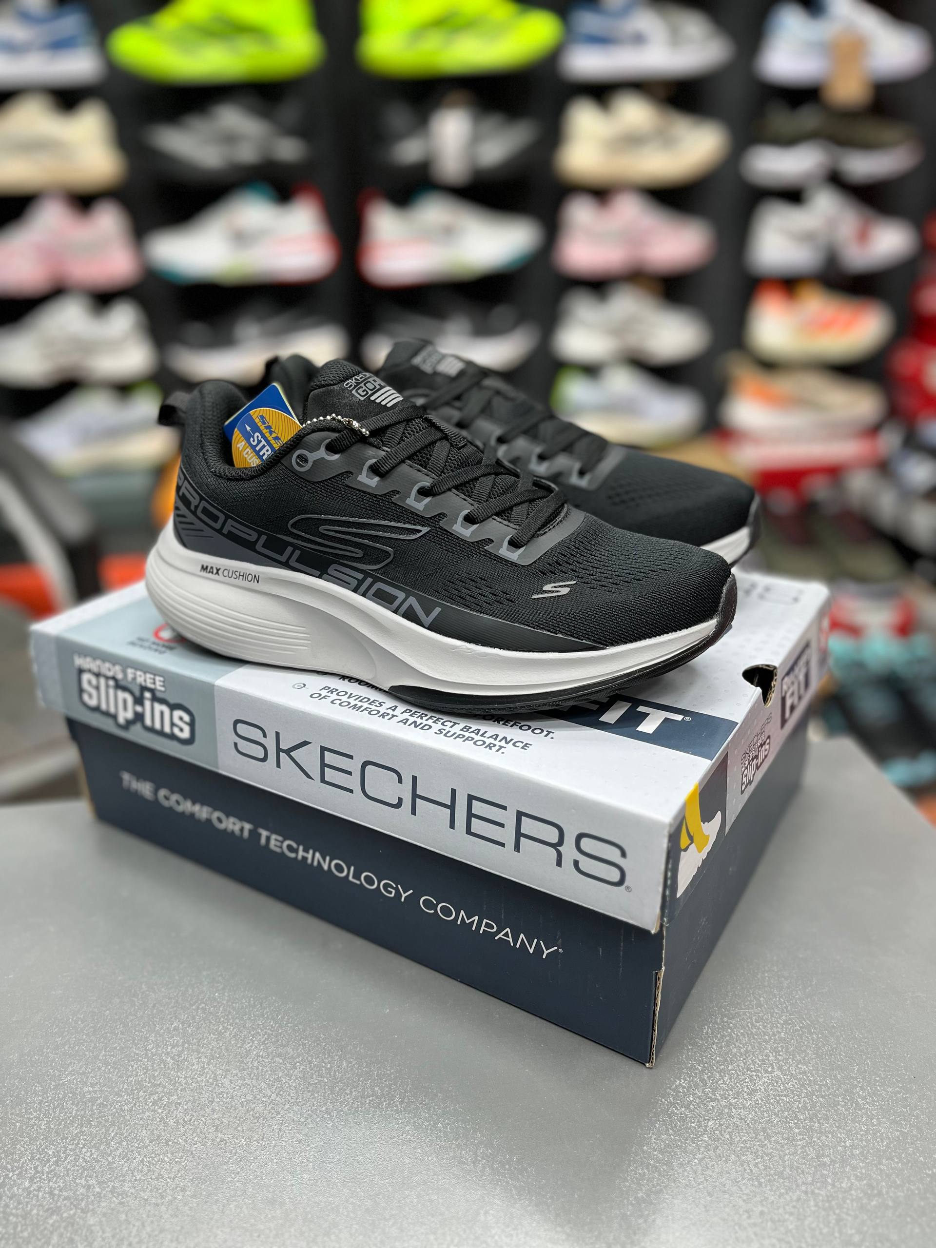 کتونی اسکیچرزمکث کوشن پروپالشن Skechers Max Cushioning Propulsionوارداتی ساخت ویتنام سایز ۴۰ الی ۴۵فروش تکی و عمده ضمانت و کیفیت کالا