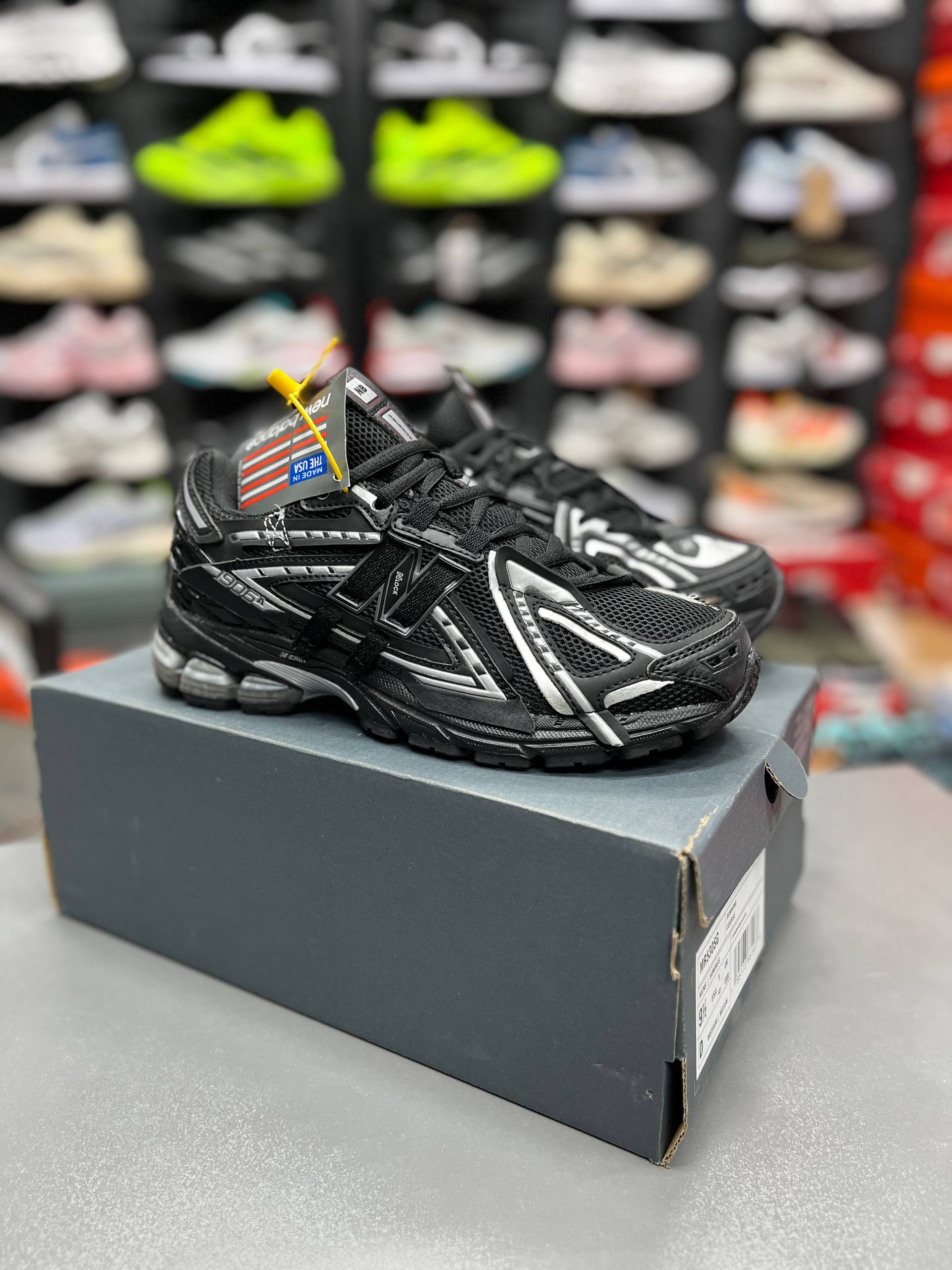 کتونی نیوبالانس ۱۹۰۶ مسترکوالیتیNewbalance 1906 ساخت ویتنام وارداتی سایز ۴۰ الی ۴۵ فروش تکی و عمده ضمانت کیفیت کالا