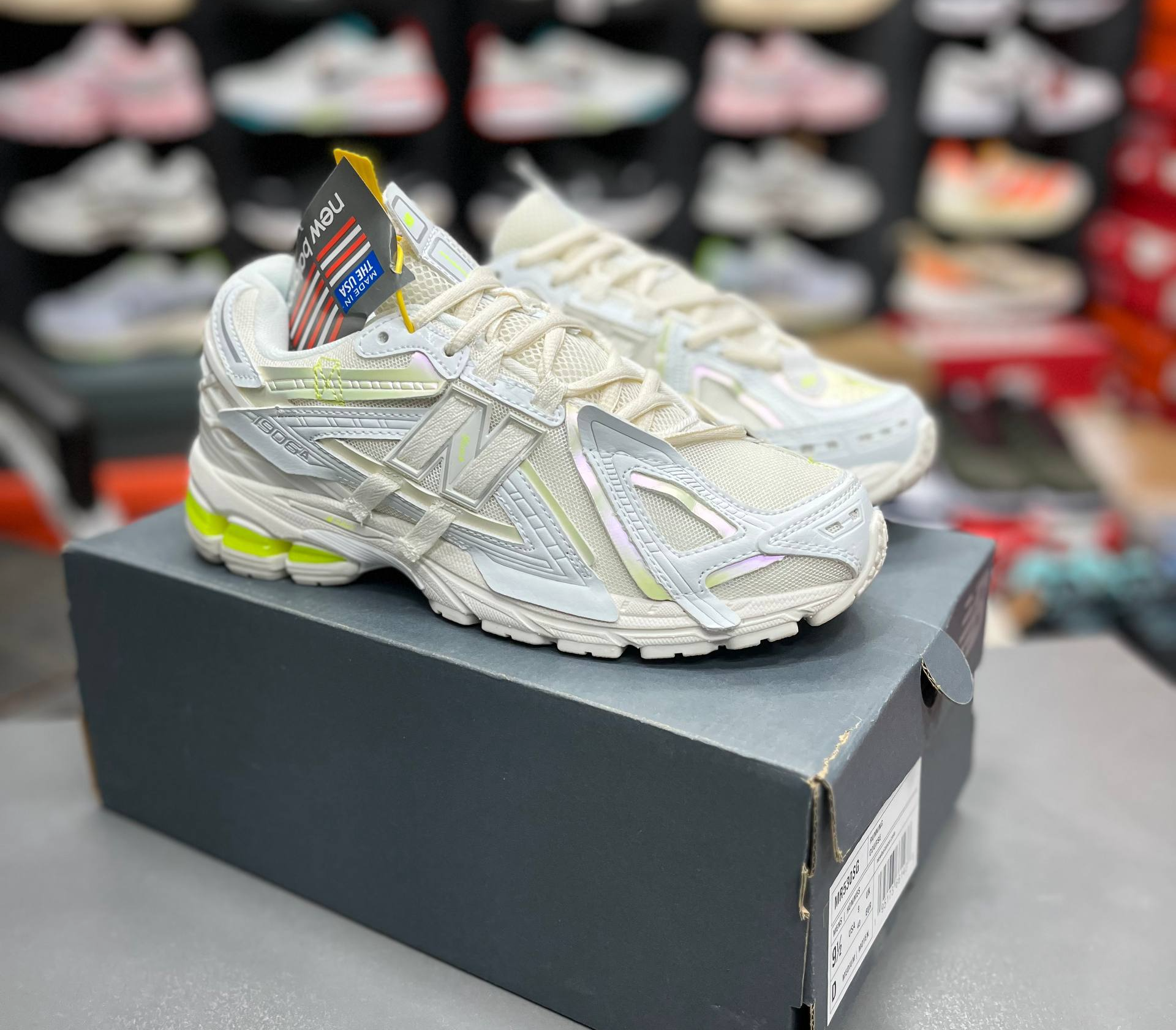 کتونی نیوبالانس ۱۹۰۶ مسترکوالیتیNewbalance 1906 ساخت ویتنام وارداتی سایز ۴۰ الی ۴۵ فروش تکی و عمده ضمانت کیفیت کالا