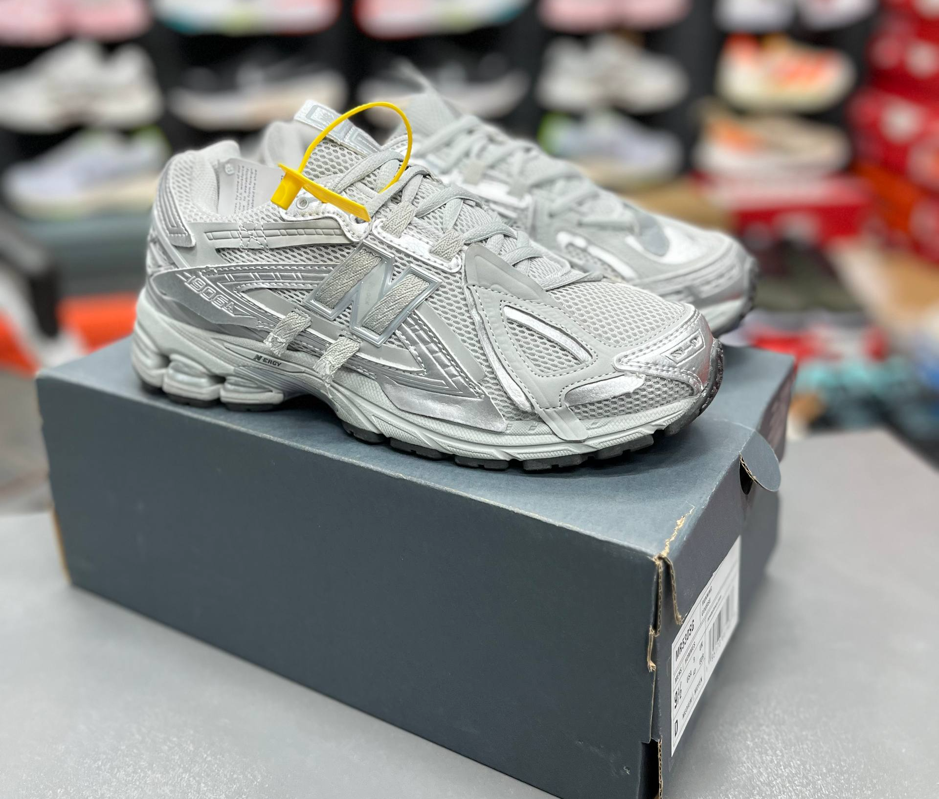 کتونی نیوبالانس ۱۹۰۶ مسترکوالیتیNewbalance 1906 ساخت ویتنام وارداتی سایز ۴۰ الی ۴۵ فروش تکی و عمده ضمانت کیفیت کالا
