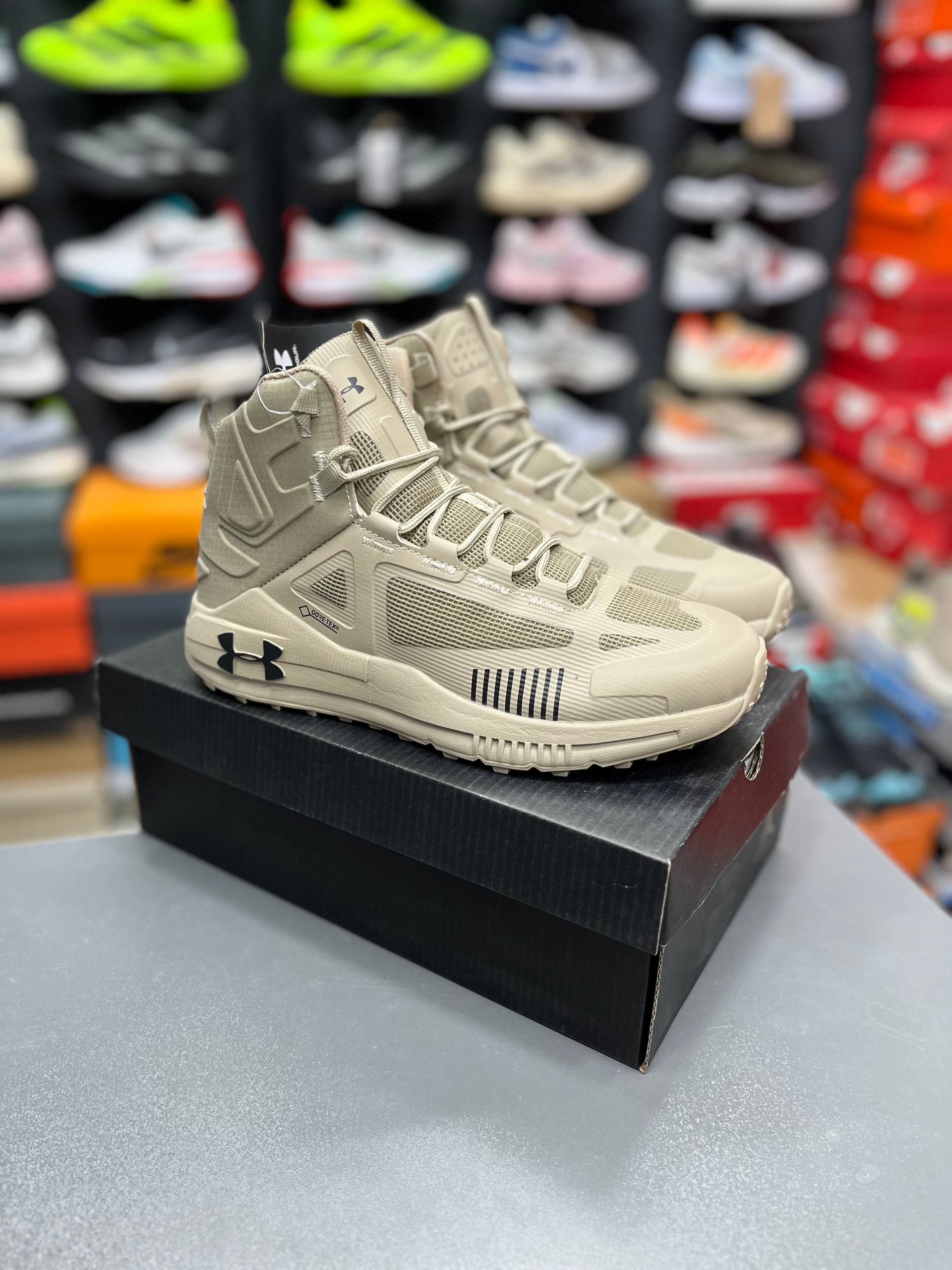 بوت آندرارمور ضد آب Under Armor Spawn 6 Midساخت ویتنام وارداتی بالاترین کیفیت سایز۴۰الی ۴۵فروش تکی و عمده ضمانت اصالت کالا