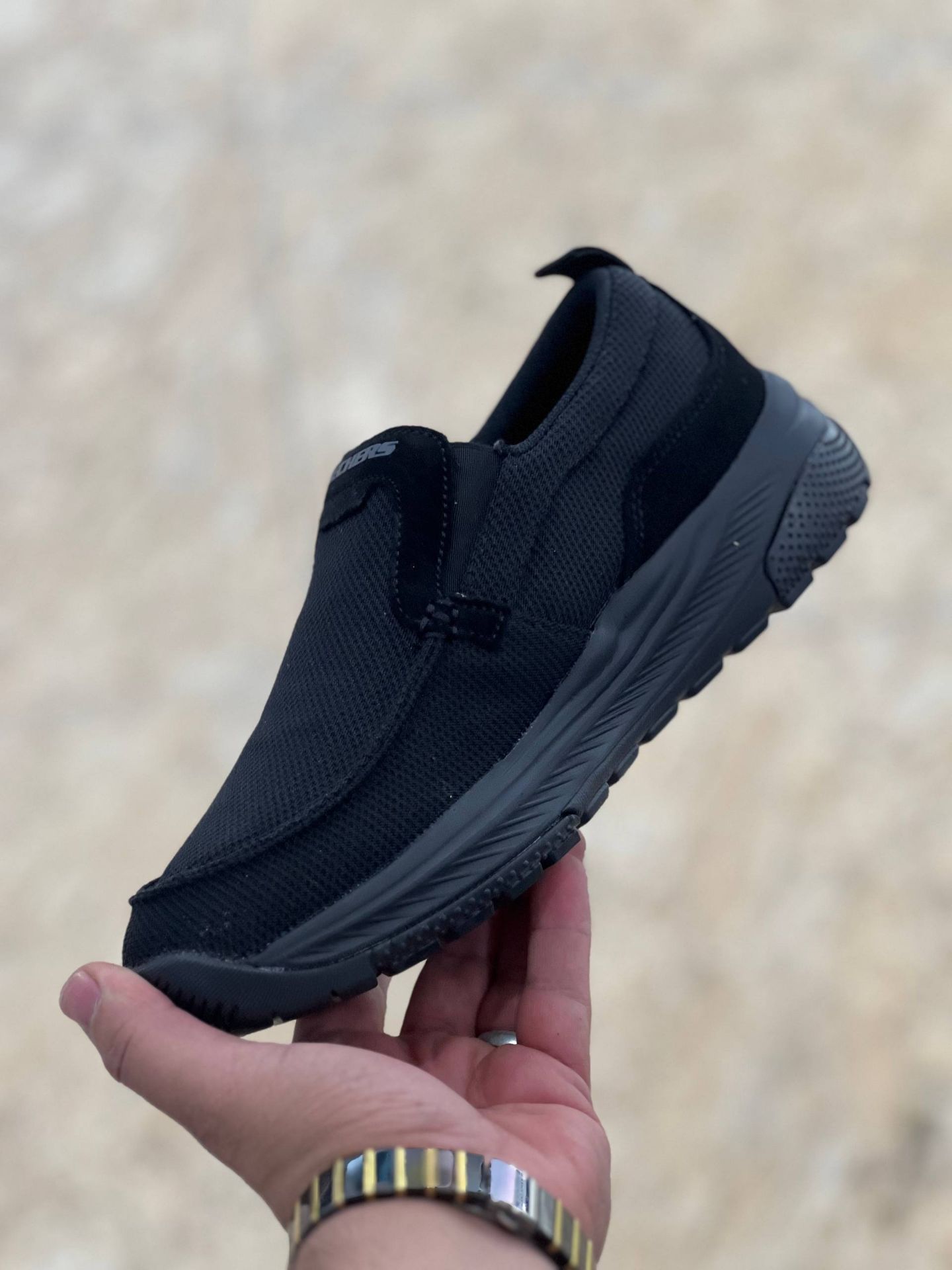 کفش اسکیچرز گودیرSkechers good yearوارداتی ساخت ویتنام سایز ۴۰الی ۴۵ فروش تکی وعمده ضمانت کیفیت کالا