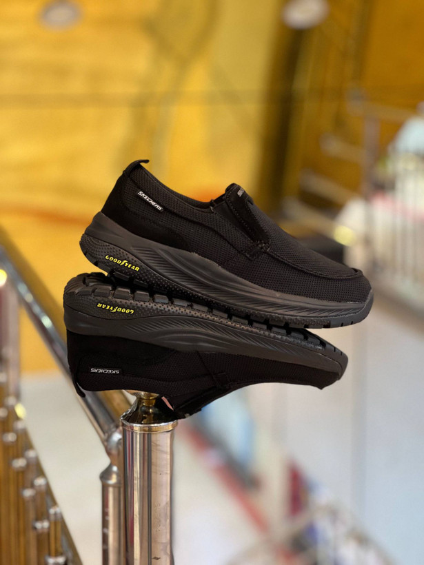 کفش اسکیچرز گودیرSkechers good yearوارداتی ساخت ویتنام سایز ۴۰الی ۴۵ فروش تکی وعمده ضمانت کیفیت کالا