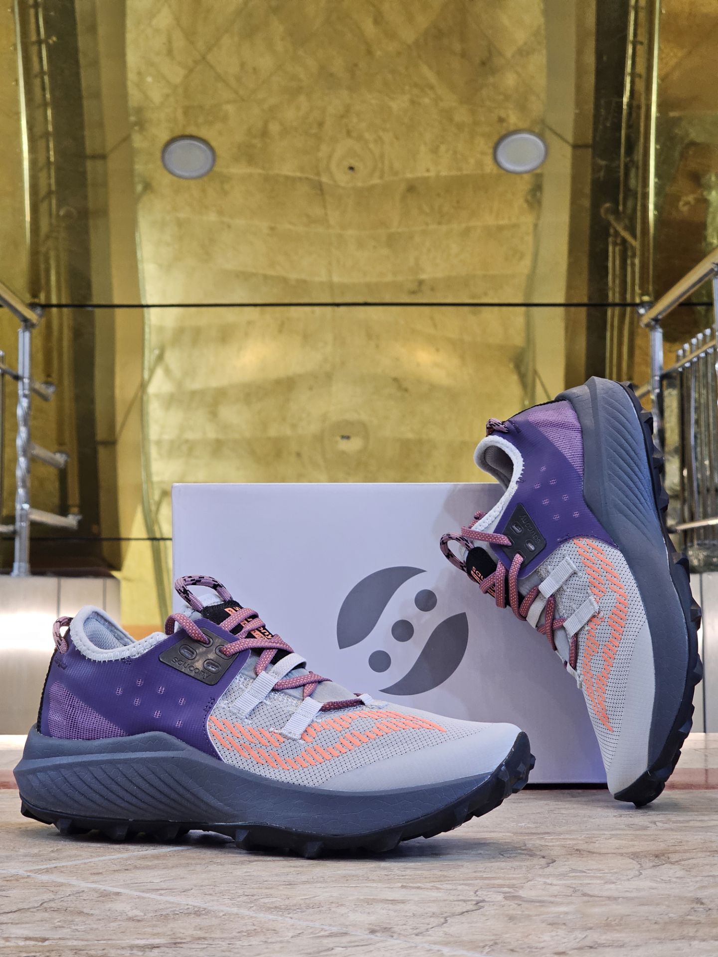 کتونی ساکونی اندورفین ریفت مسترکوالیتی saucony endorphin rift ساخت ویتنام وارداتی سایز ۴۰ الی ۴۵ضمانت کیفیت کالا فروش تکی و عمده