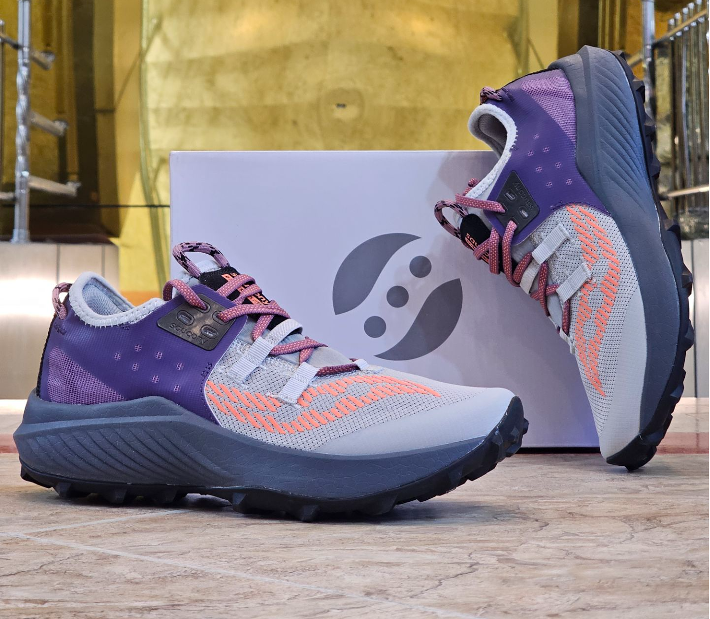 کتونی ساکونی اندورفین ریفت مسترکوالیتی saucony endorphin rift ساخت ویتنام وارداتی سایز ۴۰ الی ۴۵ضمانت کیفیت کالا فروش تکی و عمده