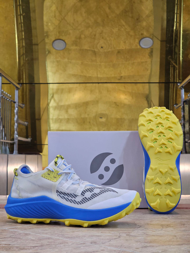 کتونی ساکونی اندورفین ریفت مسترکوالیتی saucony endorphin rift ساخت ویتنام وارداتی سایز ۴۰ الی ۴۵ضمانت کیفیت کالا فروش تکی و عمده