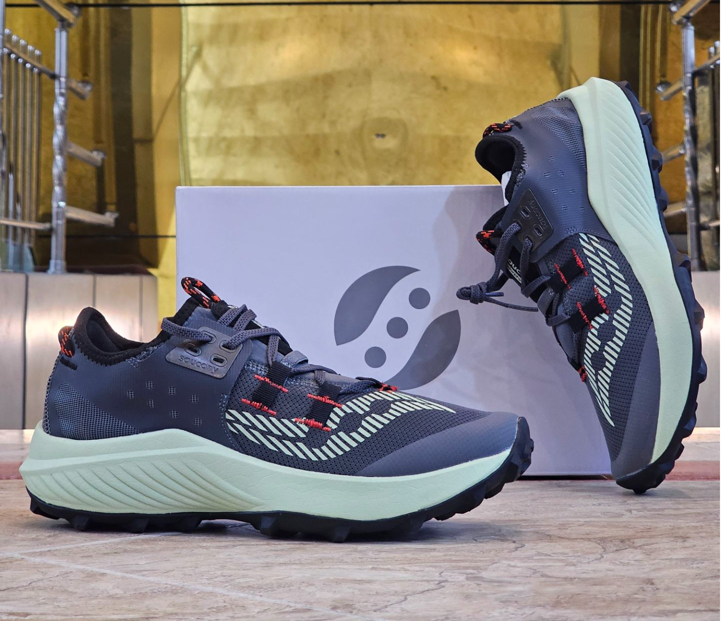 کتونی ساکونی اندورفین ریفت مسترکوالیتی saucony endorphin rift ساخت ویتنام وارداتی سایز ۴۰ الی ۴۵ضمانت کیفیت کالا فروش تکی و عمده